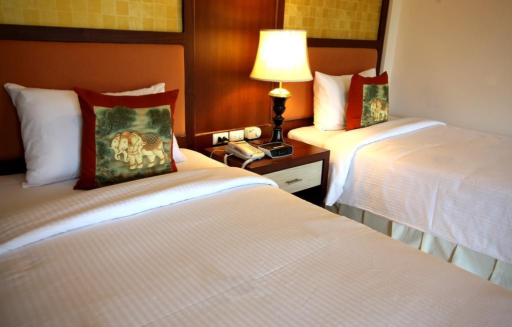 Thai Thani Pool Villa Resort Джомтьен Номер фото