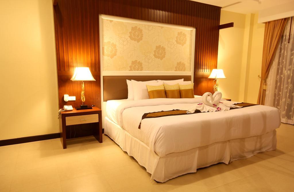 Thai Thani Pool Villa Resort Джомтьен Номер фото